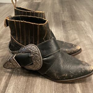 Matisse Understated Leather Booties size 8